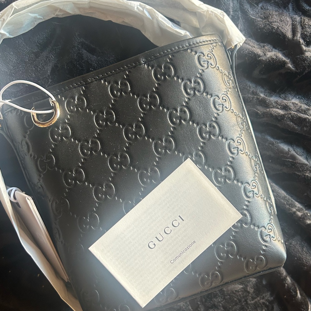 Gucci Black Textured Shoulder Bag - Picture 6 of 8